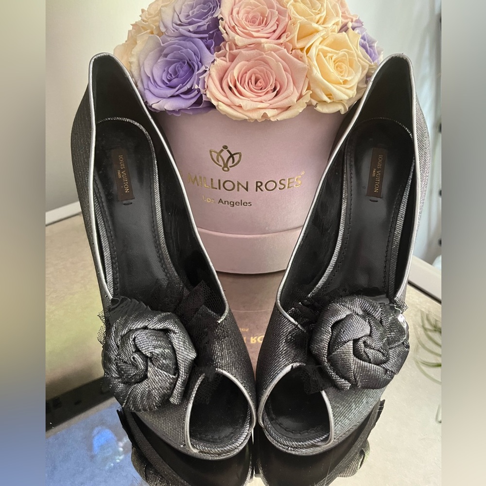 Limited Edition Peep Toe Heels Never Worn! Size 40.